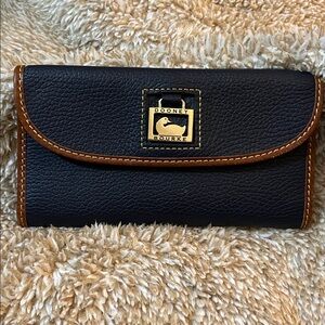 Dooney & Bourke Navy Leather Wallet with Tan Trim NWOT